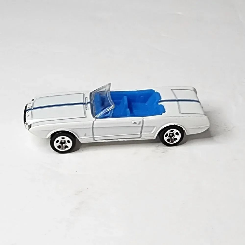 HOT WHEELS - '63 FORD MUSTANG II CONCEPT - T9684 2010